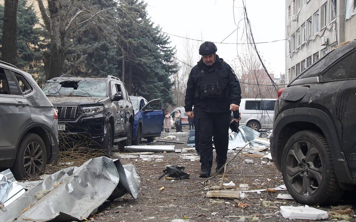 Nga xác nhận phóng tên lửa siêu vượt âm Oreshnik tập kích Ukraine - Ảnh 3.