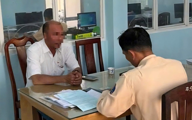 Nhà xe lên tiếng chuyện xe đang chở hành khách rượt đuổi xe tải trên cao tốc 'như phim' - Ảnh 3.