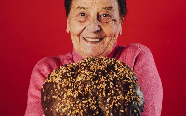 Khu trượt tuyết gây tranh cãi với dịch vụ 'bế khách kiểu công chúa' - Ảnh 4.