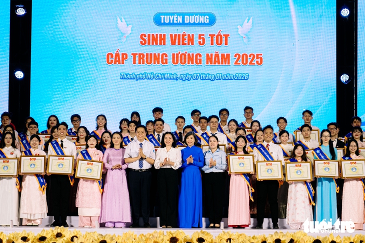 TP.HCM tuyên dương các danh hiệu tiêu biểu trong học sinh, sinh viên năm 2025 - Ảnh 3.