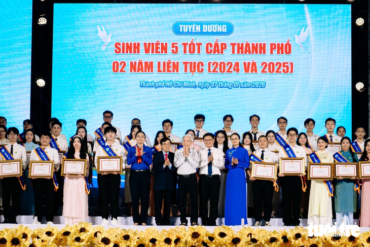 TP.HCM tuyên dương các danh hiệu tiêu biểu trong học sinh, sinh viên năm 2025 - Ảnh 4.
