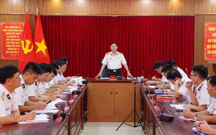 Cán bộ, chiến sĩ nhà giàn DK1 thi đua chào mừng Đại hội lần thứ XIV - Ảnh 4.