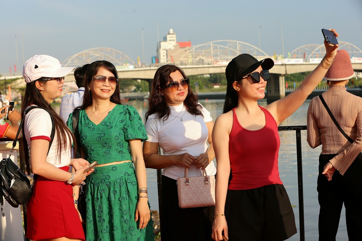 Tin tức sáng 9-1: Cổ phiếu Đồ hộp Hạ Long được 'cứu'; Thanh khoản chứng khoán sụt giảm - Ảnh 5.