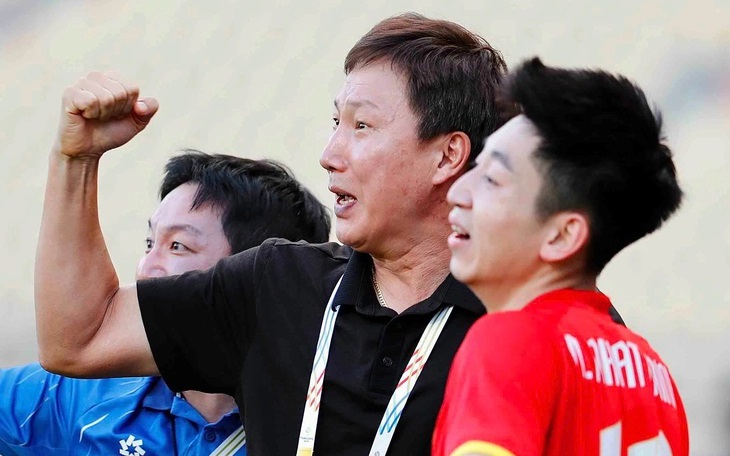 U23 Việt Nam kết liễu đối phương bằng 'bài tủ' phạt góc - Ảnh 2.