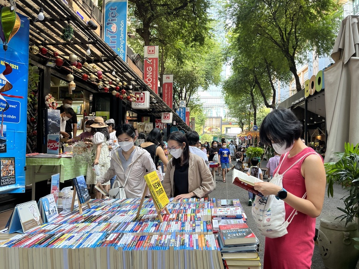 Đường sách TP.HCM - Ảnh 2.