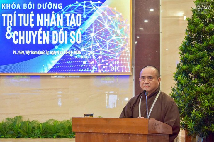 Tăng ni, phật tử TP.HCM học về trí tuệ nhân tạo và chuyển đổi số - Ảnh 1. Tăng ni, Phật tử TP.HCM tìm hiểu về trí tuệ nhân tạo và chuyển đổi số - Ảnh 1.