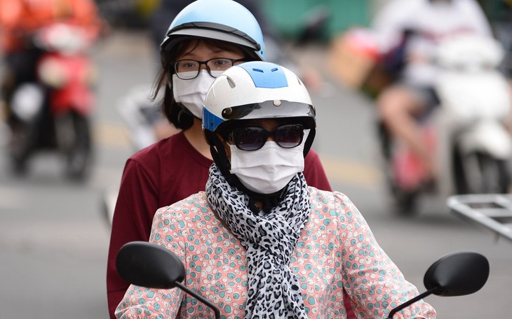 Nhịp sống TP.HCM trong đợt lạnh đặc biệt: Người dân và giới trẻ tận hưởng theo cách riêng - Ảnh 13.