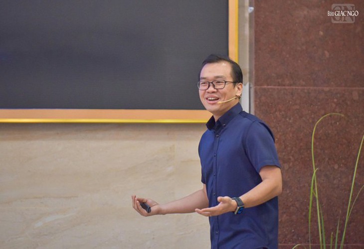 Tăng ni, phật tử TP.HCM học về trí tuệ nhân tạo và chuyển đổi số - Ảnh 2. Tăng ni, Phật tử TP.HCM tìm hiểu về trí tuệ nhân tạo và chuyển đổi số - Ảnh 2.
