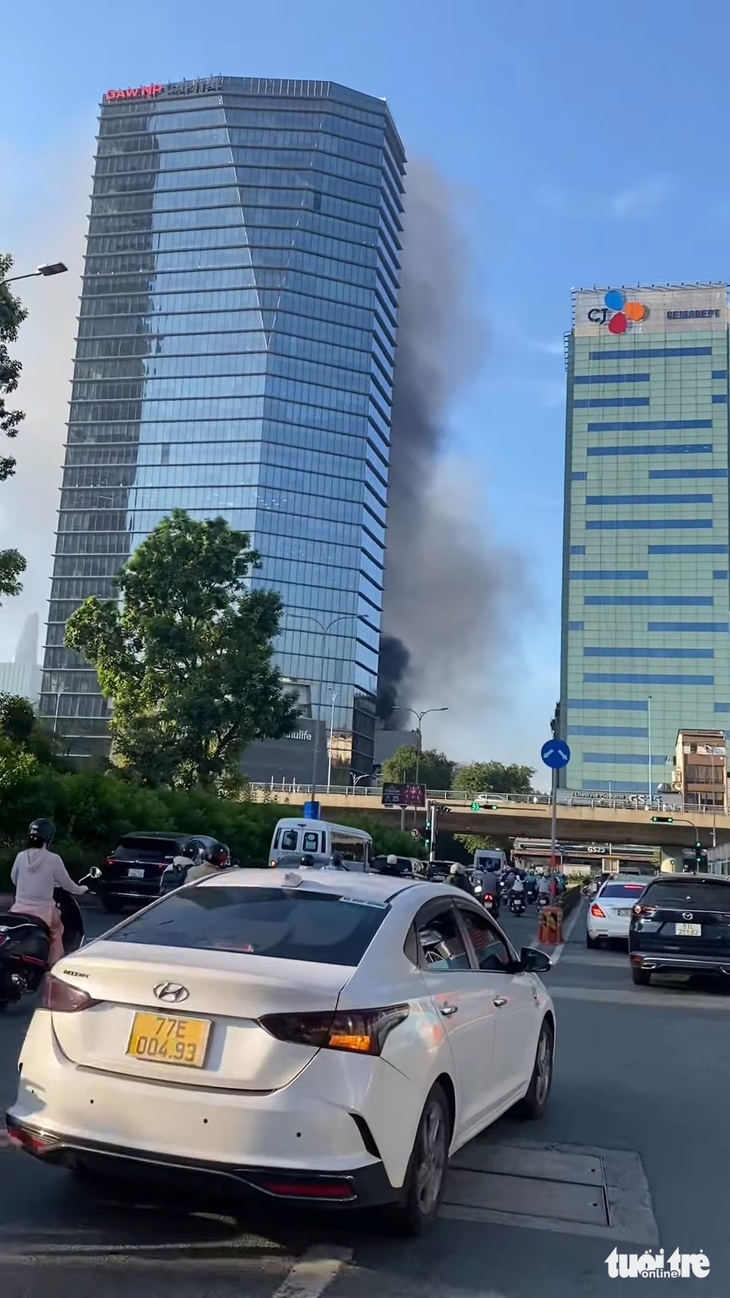 cháy tòa nhà - Ảnh 3.