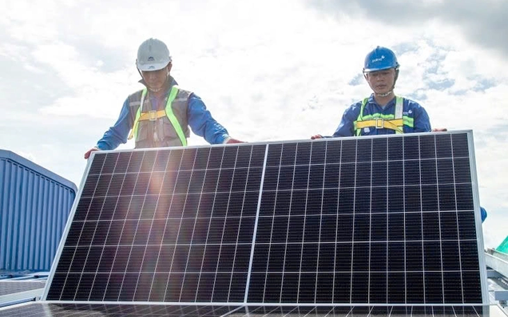 Thủ tướng: Có giải pháp bố trí nguồn ngân sách hỗ trợ người dân lắp đặt điện mặt trời mái nhà - Ảnh 2.