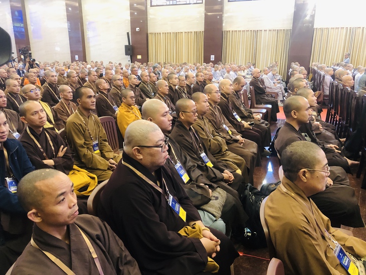 Tăng ni, phật tử TP.HCM học về trí tuệ nhân tạo và chuyển đổi số - Ảnh 3. Tăng ni, Phật tử TP.HCM tìm hiểu về trí tuệ nhân tạo và chuyển đổi số - Ảnh 3.