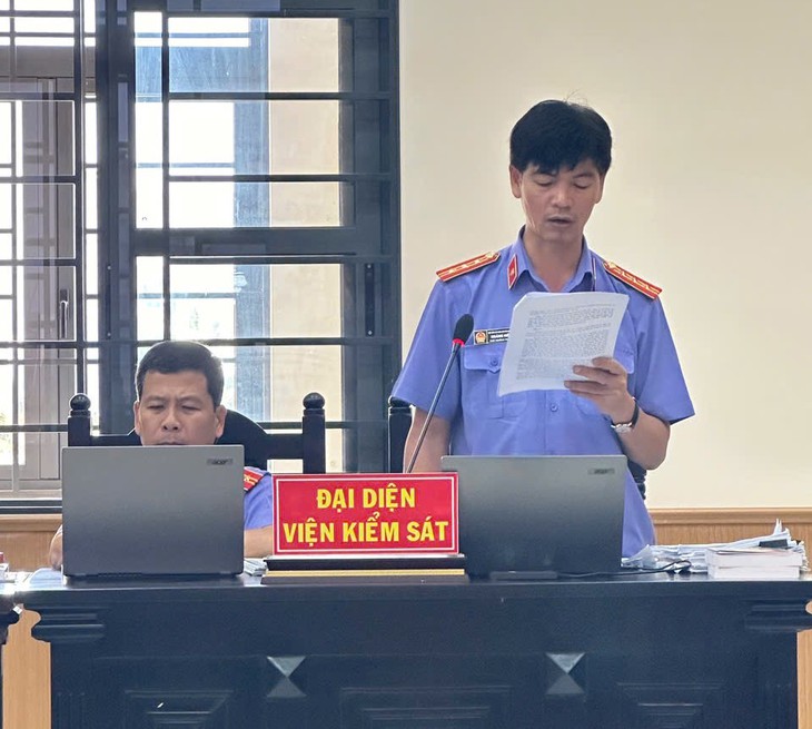 Xét xử đường dây mại dâm lớn tại An Giang: ‘Tú bà’ bị đề nghị mức án 9-11 năm tù - Ảnh 3.