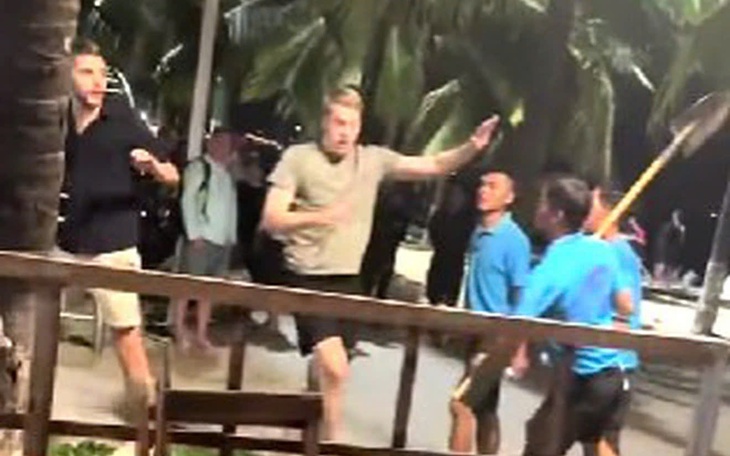 Vụ du khách bị nhân viên cầm xẻng dọa đánh ở Nha Trang: Cơ sở hoạt động không phép trong nhiều năm - Ảnh 2.