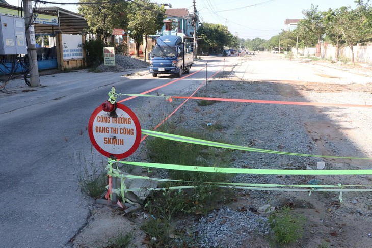 Đà Nẵng: Dự án thoát nước ngầm trăm tỉ trầy trật, công trường ngổn ngang, dân khổ đủ đường - Ảnh 6.