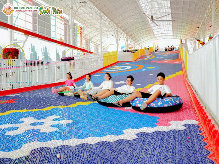 Trải nghiệm Rainbow Rush tại Suối Tiên - vui chơi không giới hạn năm 2026 -
Ảnh
3.