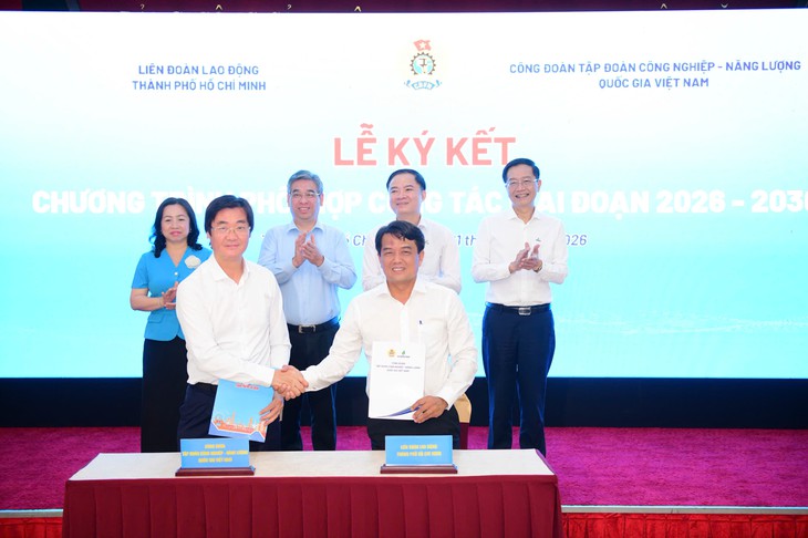Mặt trận Tổ quốc TP.HCM và Petrovietnam thỏa thuận tài trợ 500 tỉ đồng để người nghèo cải thiện điều kiện sống - Ảnh 2.