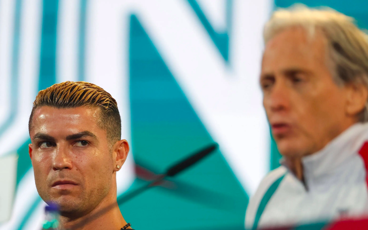 Vì sao nhiều người ủng hộ HLV Jesus trong cuộc xung đột với Ronaldo?  - Ảnh 3.
