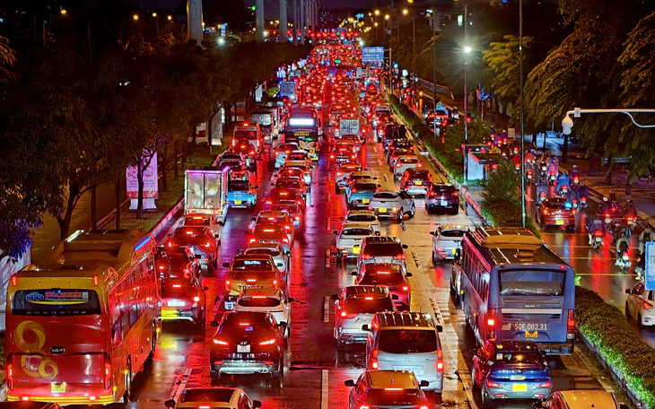 Mưa ngớt nước đường Phan Huy Ích, phường Tân Sơn lại dâng lên - Ảnh 2.