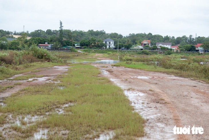 Con đường 4km nối quốc lộ 1 vào nhà lưu niệm Đại tướng Võ Nguyên Giáp: Gỡ vướng quyết toán, xin vốn để hoàn thiện - Ảnh 1.