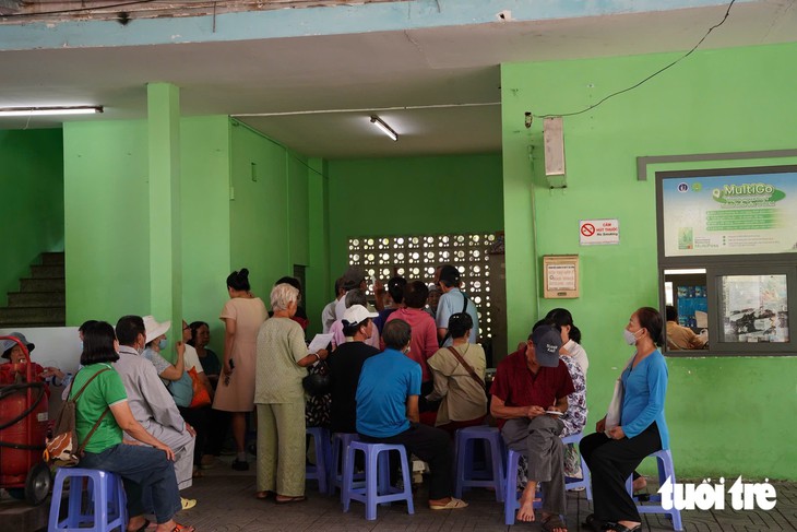 TP.HCM ngày đầu xác thực khi đi xe buýt miễn phí, người dân nói 'đã quá quen' - Ảnh 5.