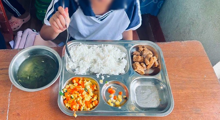 4 phường khu vực Tam Kỳ đã tổ chức bán trú, phụ huynh nhẹ nhõm - Ảnh 2.