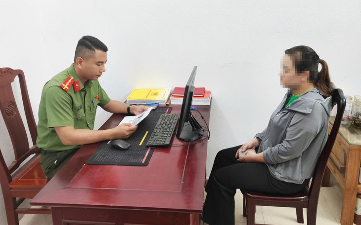 Khởi tố giám đốc doanh nghiệp vì cho người nước ngoài ở lại Việt Nam trái phép - Ảnh 2.