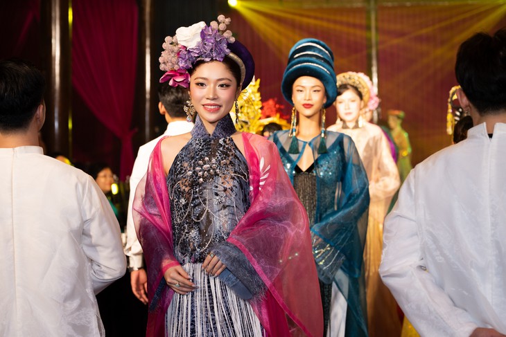 Võ Việt Chung kể chuyện Sài Gòn xưa bằng áo dài Lãnh Mỹ A, ẩm thực - Ảnh 6.
