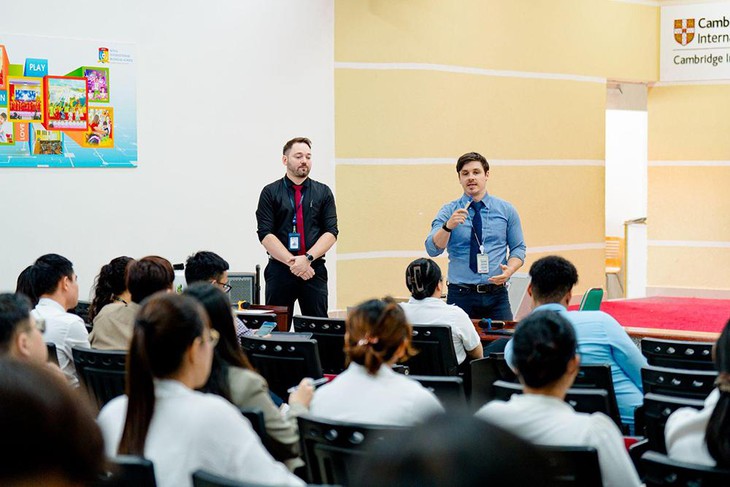 Đội ngũ giáo viên Royal School: Khơi mở tư duy trong lớp học Cambridge - Ảnh 3.