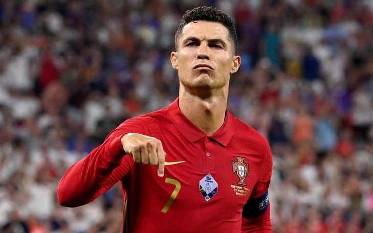Ronaldo và những lần 'dỗi' đội bóng lẫn HLV - Ảnh 4.
