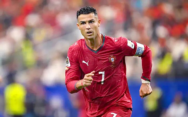 Đích thân Chủ tịch liên đoàn thuyết phục, Ronaldo vẫn bỏ đi - Ảnh 3.