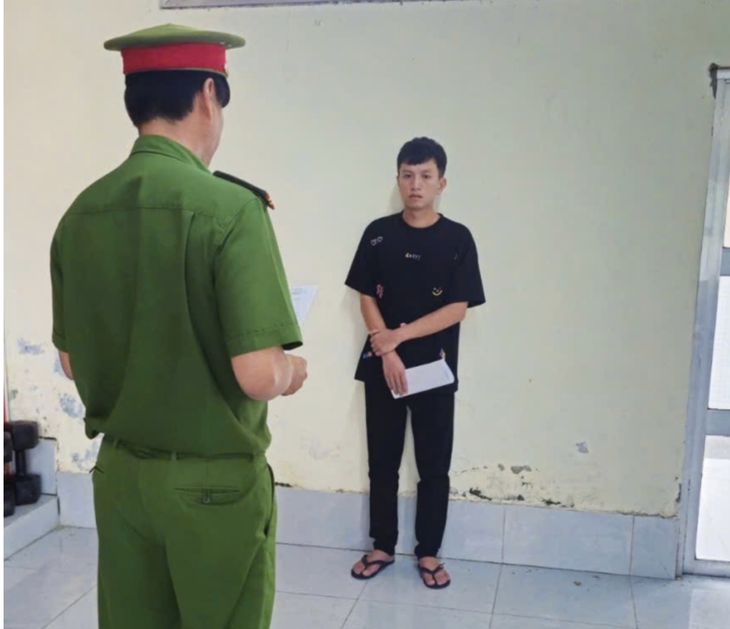 Vượt xe không bảo đảm an toàn khiến 2 người tử vong, tài xế bị khởi tố - Ảnh 1.
