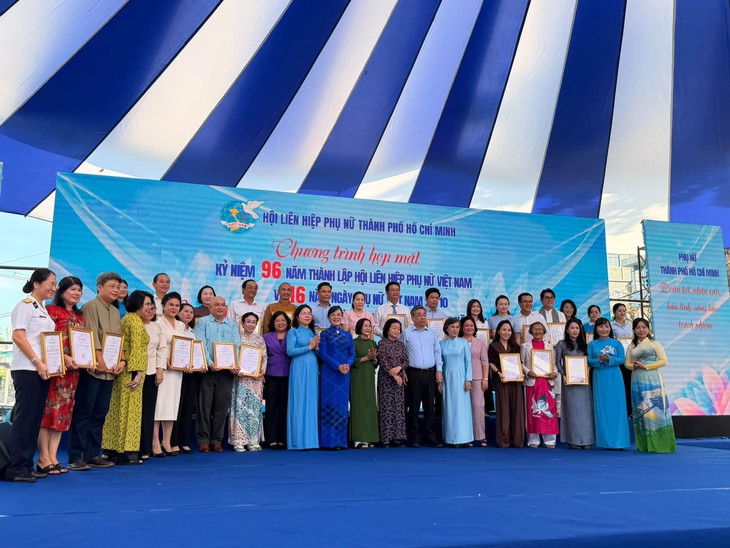 Tháng cùng phụ nữ hành động 2026 vì môi trường sống an toàn cho phụ nữ và trẻ em - Ảnh 3.