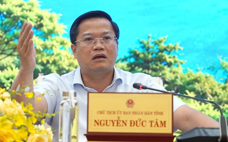 Chủ tịch Quảng Ngãi trăn trở: Sâm Ngọc Linh ngoài ngâm rượu có sản phẩm gì
khác? - Ảnh
6.