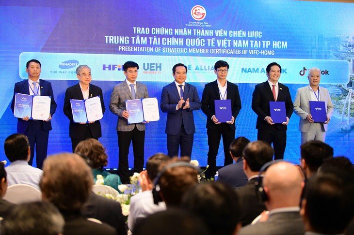 TP.HCM tăng 17 bậc trên bảng xếp hạng trung tâm tài chính toàn cầu, Đà Nẵng lần đầu góp mặt   - Ảnh 1.