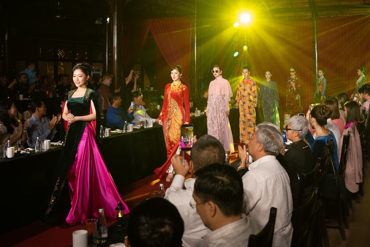 Võ Việt Chung kể chuyện Sài Gòn xưa bằng áo dài Lãnh Mỹ A, ẩm thực - Ảnh 5.