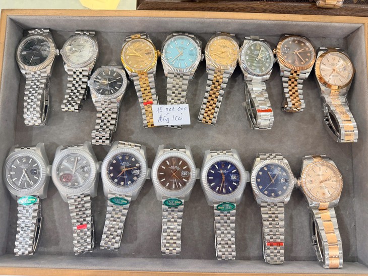 Bắt giám đốc Công ty Dwatch bán đồng hồ, trang sức nhái Hermes, Rolex, Cartier - Ảnh 2.