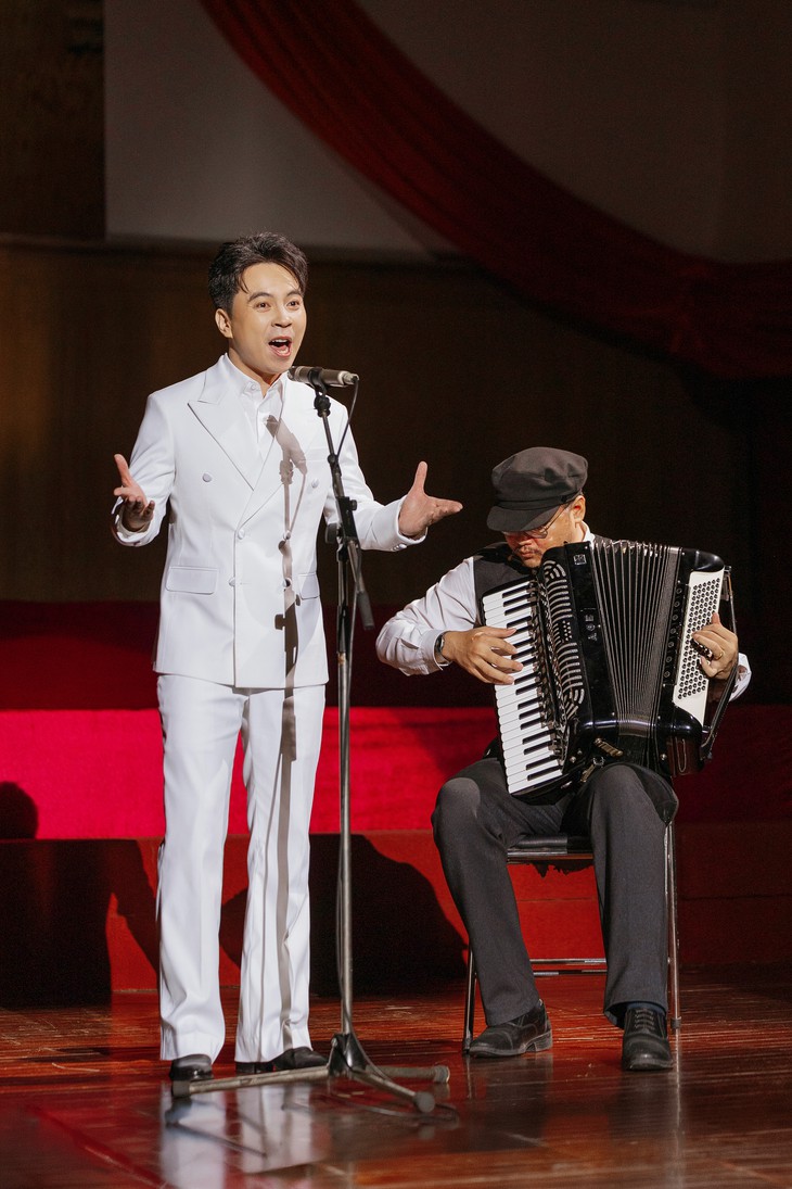 Saigon Choir mất 8 năm đưa 24 ca khúc Việt lên sân khấu hợp xướng - Ảnh 8.