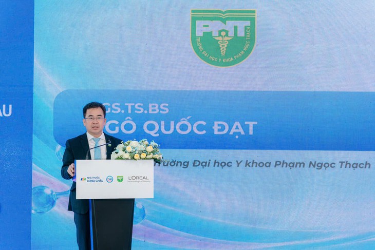 Long Châu, Hội Da liễu TP.HCM, Trường ĐH Y khoa Phạm Ngọc Thạch và L’Oréal mở rộng mạng lưới chăm sóc da liễu cộng đồng - Ảnh 3.