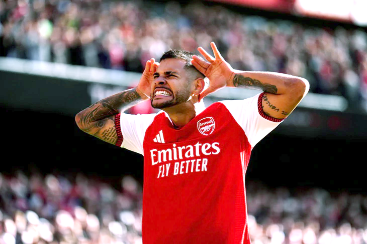 Arsenal ngược dòng hạ Leeds, áp sát Man City - Ảnh 2.