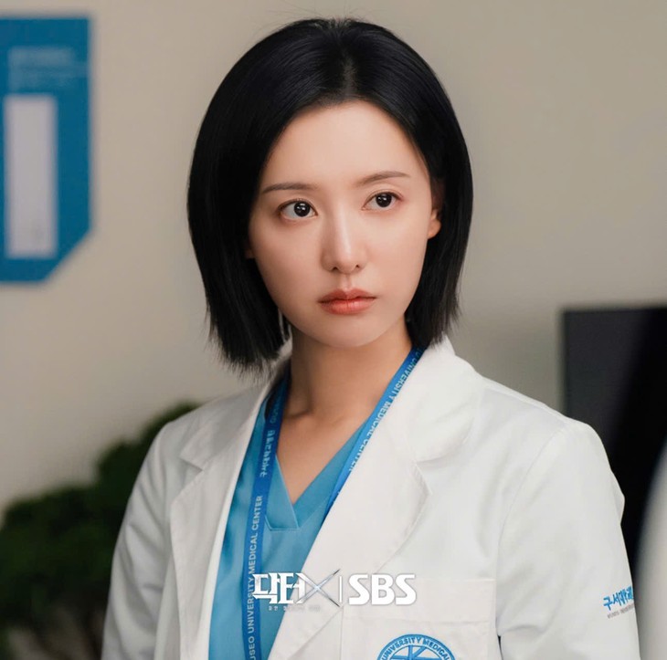 'Doctor X' vừa lên sóng lập tức gây sốt - Ảnh 2.