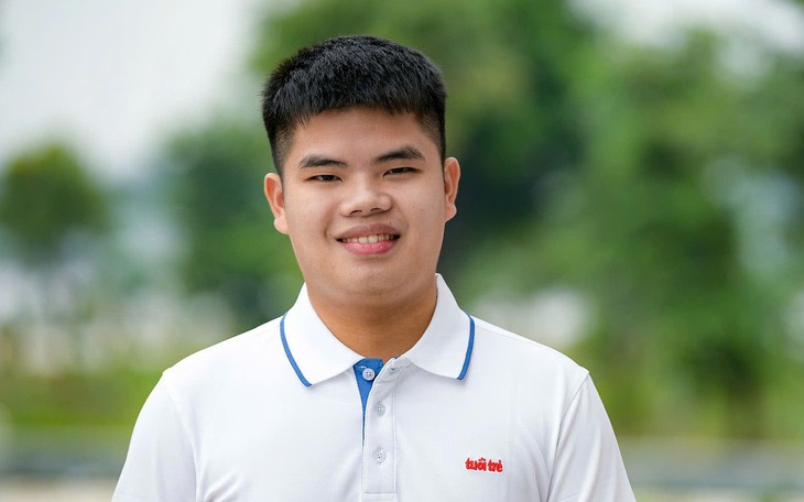 Chiều chiều đi tìm mẹ ở núi Trà Bồng, nữ sinh đậu đại học được cả xóm nghèo động viên - Ảnh 12.