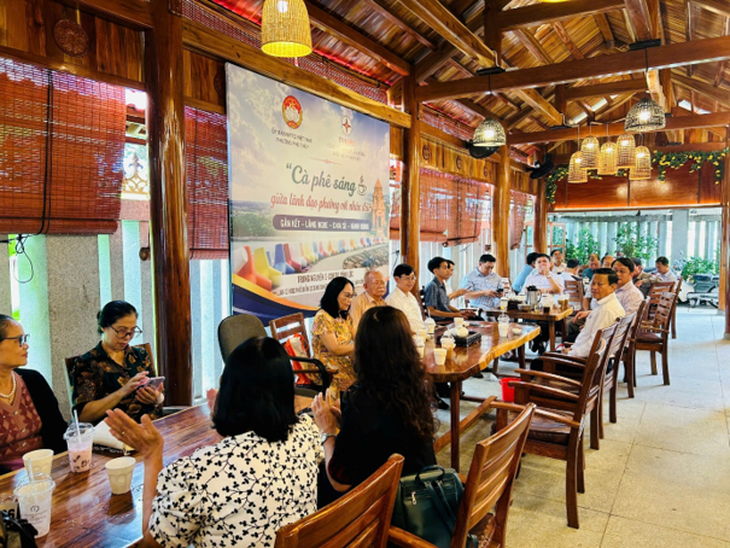 Điện lực Phan Thiết với mô hình ‘Cà phê sáng cùng Nhân dân’ - Ảnh 1.