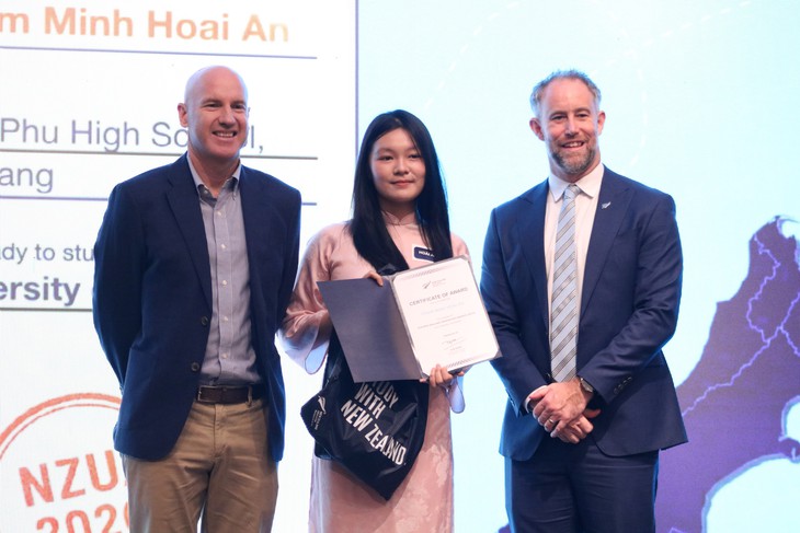 16 học sinh Việt nhận học bổng Chính phủ New Zealand, hai em đạt gần 1 tỉ đồng - Ảnh 1.