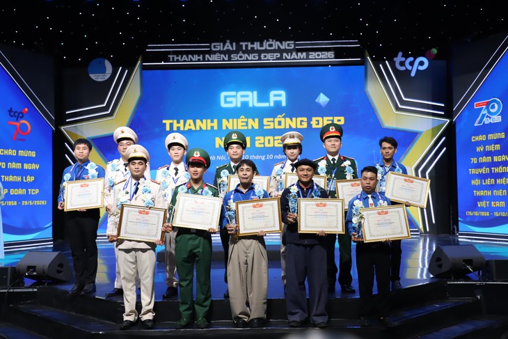 Nam diễn viên Trại buôn người nghẹn ngào khi nhận giải thưởng Thanh niên sống đẹp - Ảnh 5.
