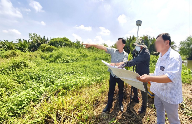 Muốn được cấp sổ hồng, bắt buộc phải có chữ ký giáp ranh của hàng xóm? - Ảnh 1.