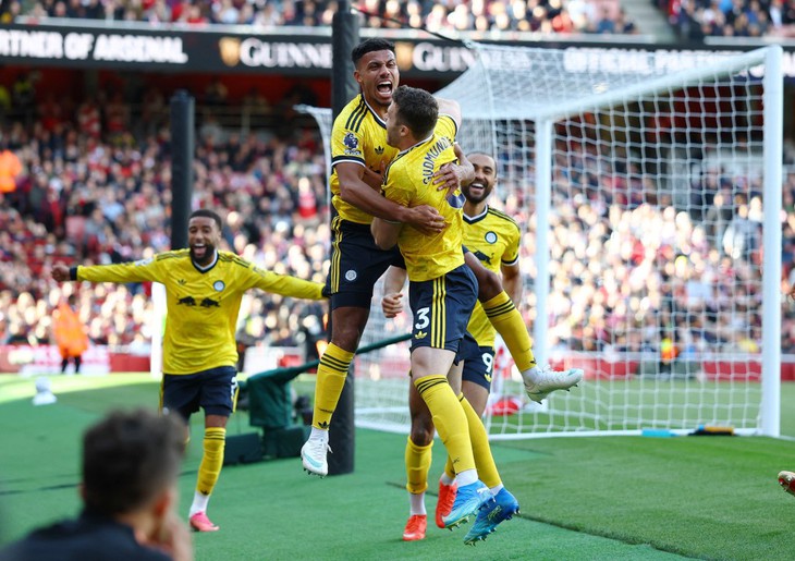 Ngược dòng trước Leeds, Arsenal áp sát Man City trên bảng xếp hạng - Ảnh 2.