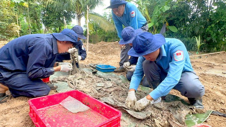 Lá đơn xin vào Đảng 6 trang hé lộ danh tính liệt sĩ hy sinh tại Campuchia - Ảnh 2.
