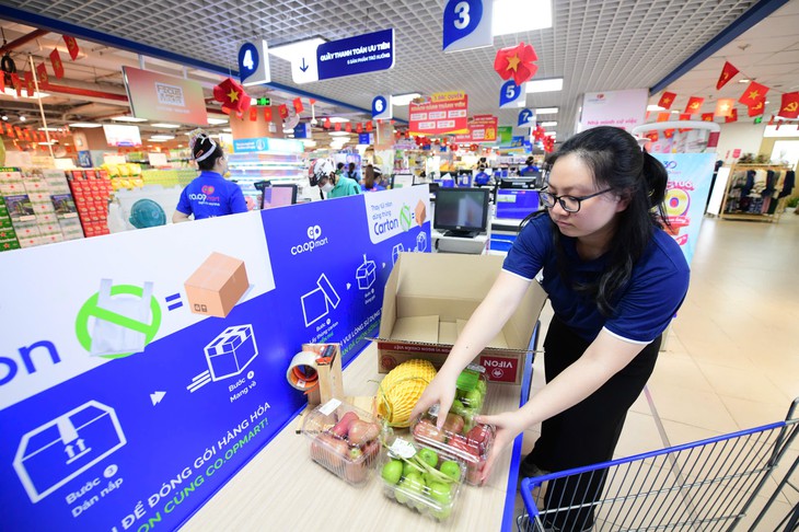 Saigon Co.op chi hàng chục tỉ đồng khuyến khích khách hàng bỏ túi nilon - Ảnh 1.