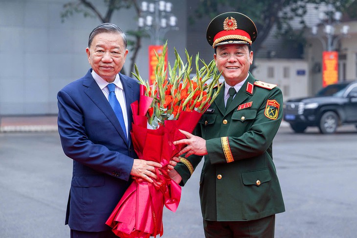 Tổng Bí thư, Chủ tịch nước Tô Lâm dự Lễ kỷ niệm 80 năm Ngày Truyền thống của Lực lượng vũ trang Thủ đô - Ảnh 1.