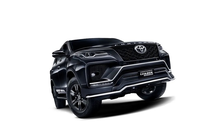 Toyota Fortuner thêm bản mới: Đắt hơn thì được gì? - Ảnh 1.